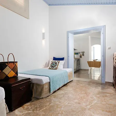 Amelie * Ixia (Rhodes)